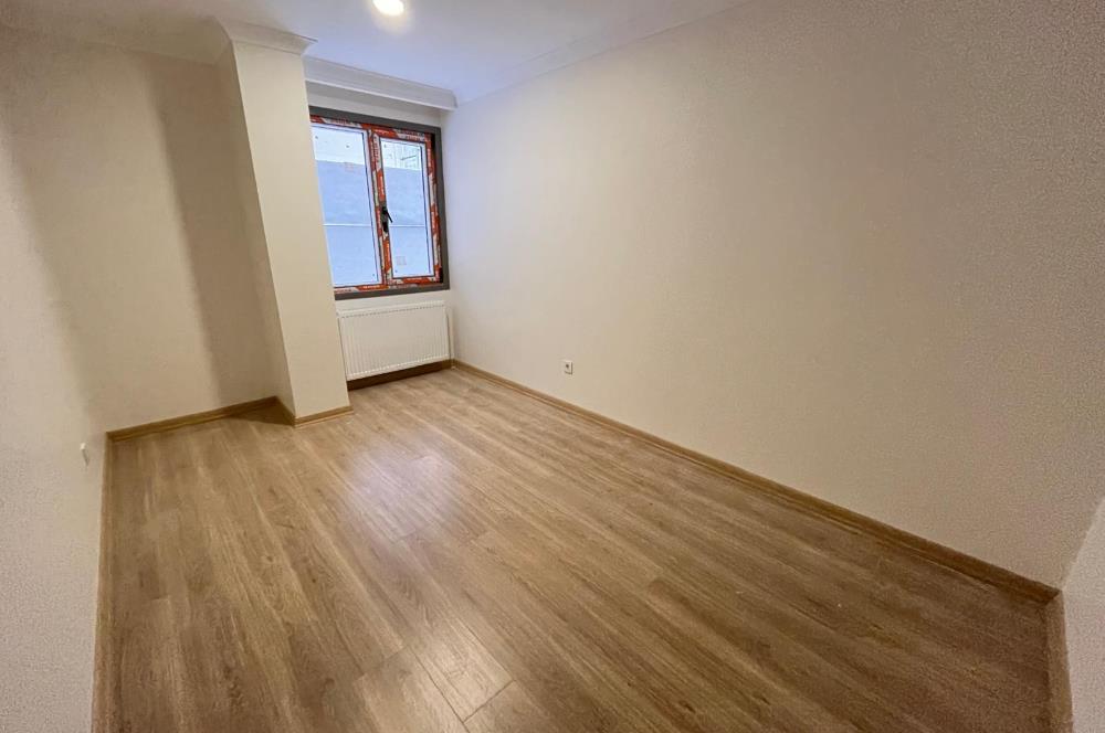 KÜÇÜKYALIDA SIFIR BİNADA TERASLI, AYRI MUTFAKLI LÜKS 2+1!