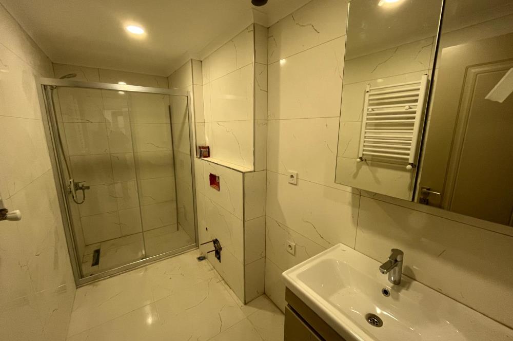 KÜÇÜKYALIDA SIFIR BİNADA TERASLI, AYRI MUTFAKLI LÜKS 2+1!