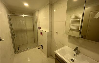 KÜÇÜKYALIDA SIFIR BİNADA TERASLI, AYRI MUTFAKLI LÜKS 2+1!