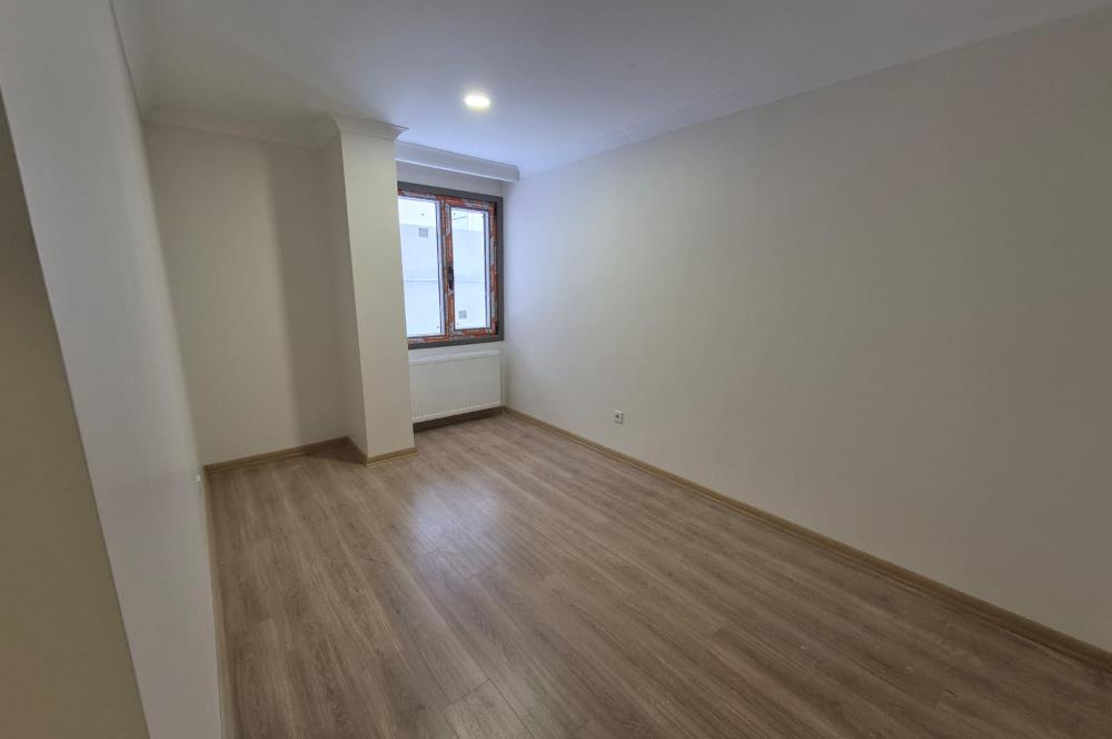 KÜÇÜKYALIDA SIFIR BİNADA TERASLI, AYRI MUTFAKLI LÜKS 2+1!