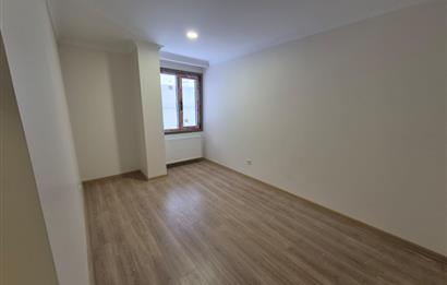 KÜÇÜKYALIDA SIFIR BİNADA TERASLI, AYRI MUTFAKLI LÜKS 2+1!