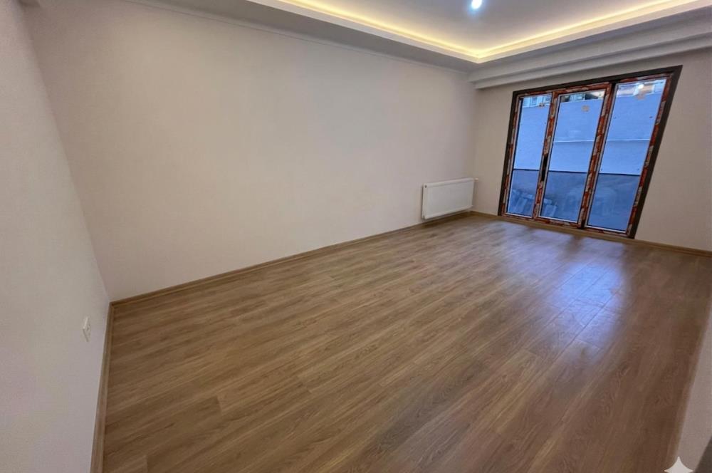 KÜÇÜKYALIDA SIFIR BİNADA TERASLI, AYRI MUTFAKLI LÜKS 2+1!