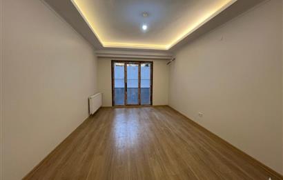 KÜÇÜKYALIDA SIFIR BİNADA TERASLI, AYRI MUTFAKLI LÜKS 2+1!