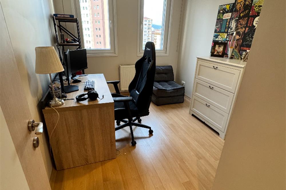 BAYTUR KONUTLARI'NDA HAVUZ MANZARALI YABANCIYA SATIŞA UYGUN 3+1