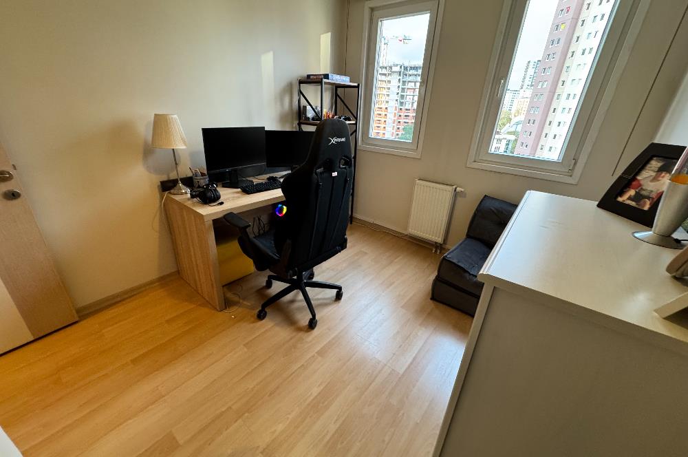 BAYTUR KONUTLARI'NDA HAVUZ MANZARALI YABANCIYA SATIŞA UYGUN 3+1