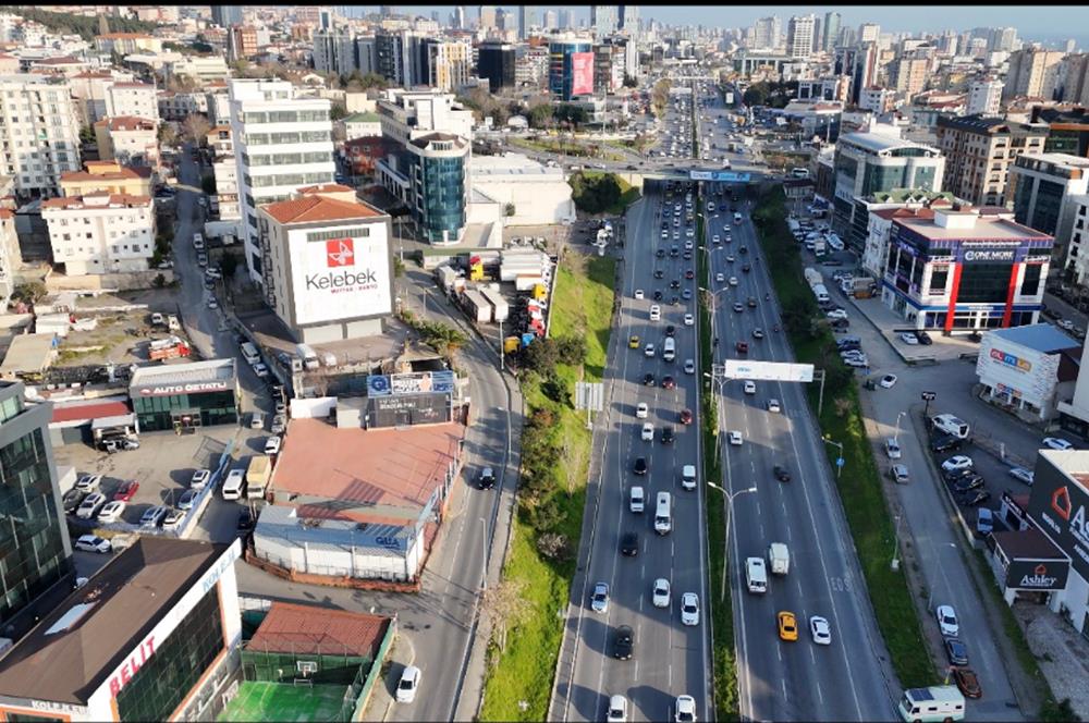 MALTEPE'DE E-5 YANYOL ÜZERİ HARİKA KONUMDA KİRALIK DÜKKAN