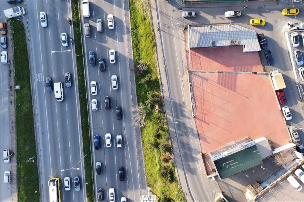 MALTEPE'DE E-5 YANYOL ÜZERİ HARİKA KONUMDA KİRALIK DÜKKAN