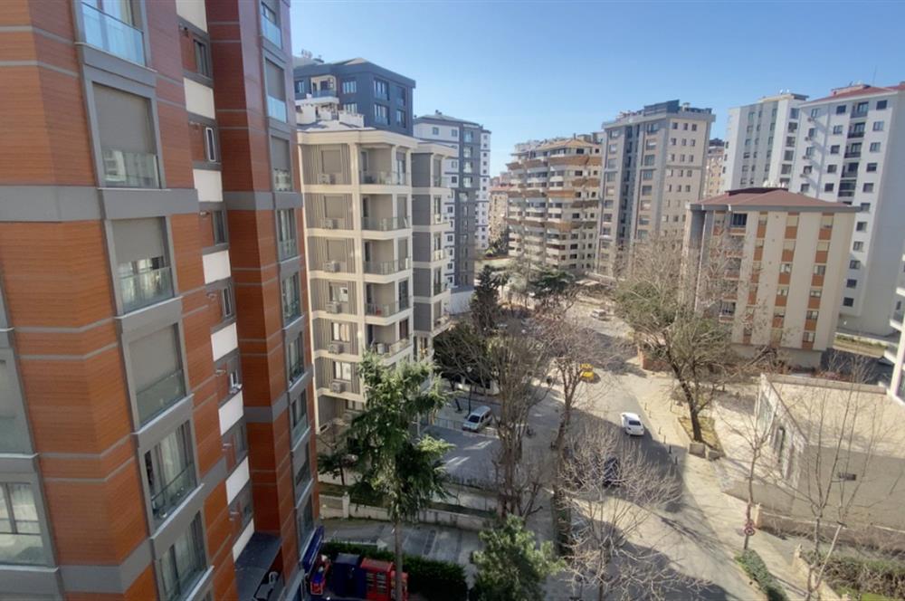 Bostancı'da Modern ve Yaşam Odaklı sıfır 3+1