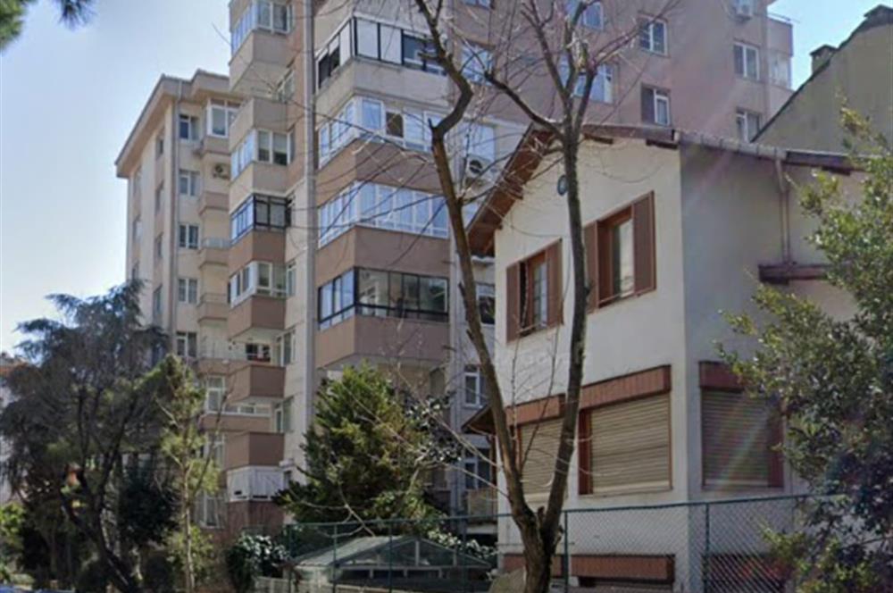 ŞENESENEVLERİN EN GÜZEL SOKAĞINDA 3+1 ARA KAT OTOPARKLI DAİRE