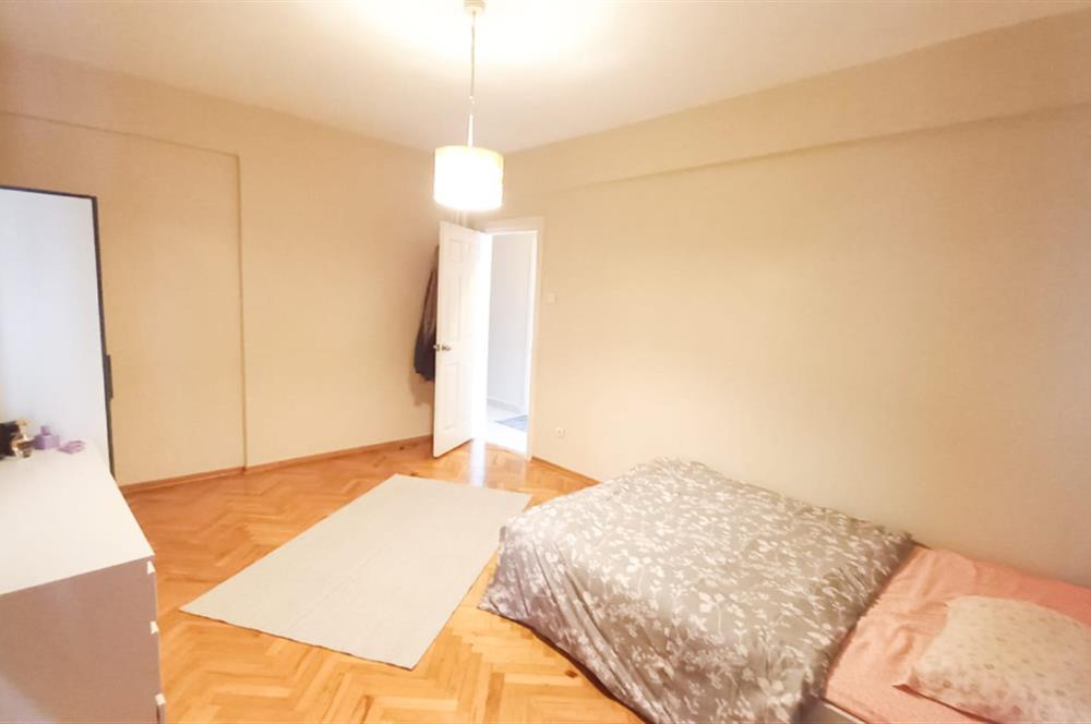 ŞENESENEVLERİN EN GÜZEL SOKAĞINDA 3+1 ARA KAT OTOPARKLI DAİRE