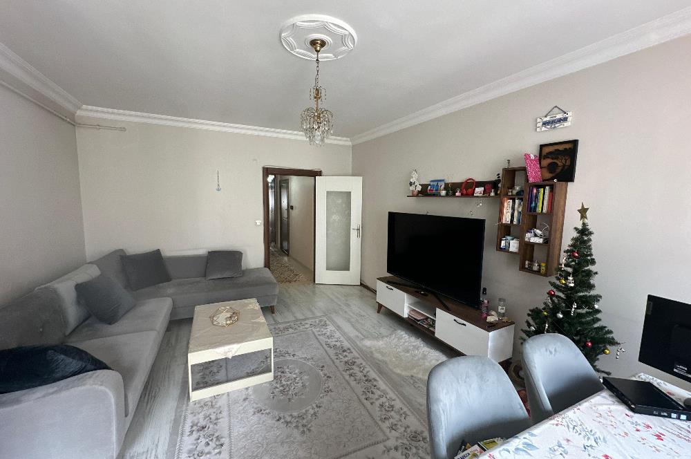 Ümraniye Armağan Evler'de Satılık 2+1 Balkonlu Daire