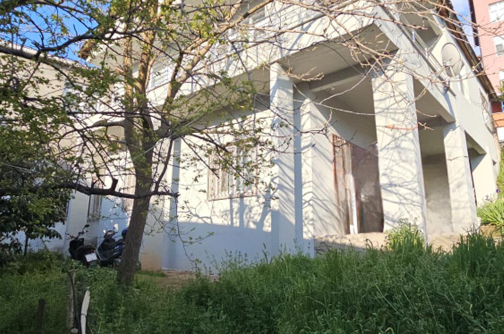 Maltepe Gülsuyu Mahallesi'nde Müstakil Evi Olan Satılık Arsa