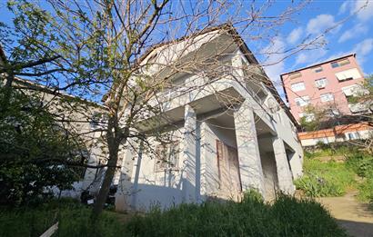 Maltepe Gülsuyu Mahallesi'nde Müstakil Evi Olan Satılık Arsa
