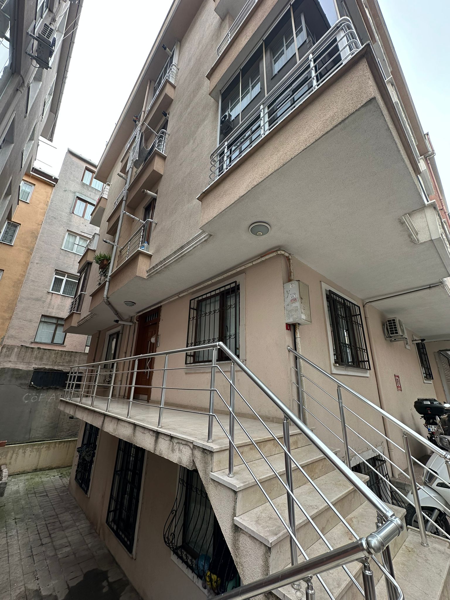 ATAŞEHİR,EMAAR AVM KARŞISINDA ,1+1 SATILIK DAİRE