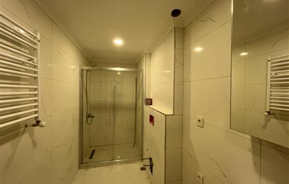 KÜÇÜKYALIDA SIFIR BİNADA TERASLI, AYRI MUTFAKLI LÜKS 2+1!