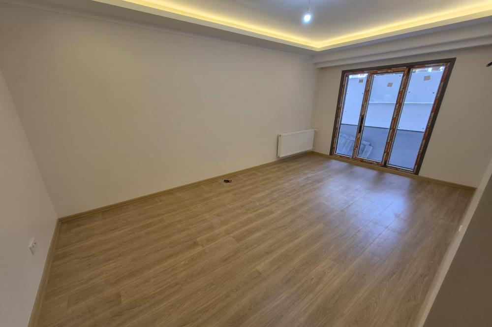 KÜÇÜKYALIDA SIFIR BİNADA TERASLI, AYRI MUTFAKLI LÜKS 2+1!