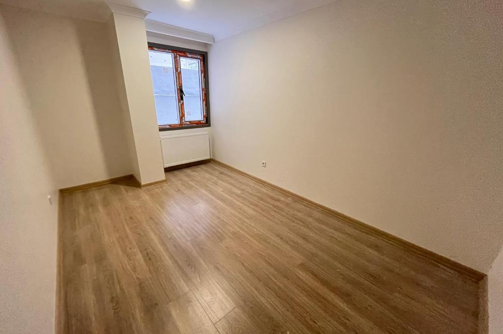 KÜÇÜKYALIDA SIFIR BİNADA TERASLI, AYRI MUTFAKLI LÜKS 2+1!