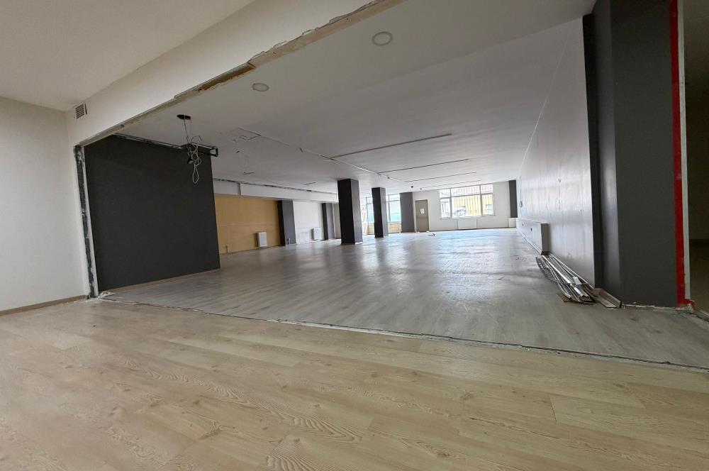 Çekmeköy Şahinbey caddesinde Kiralık 750 m² Plaza Katı ve Ofis