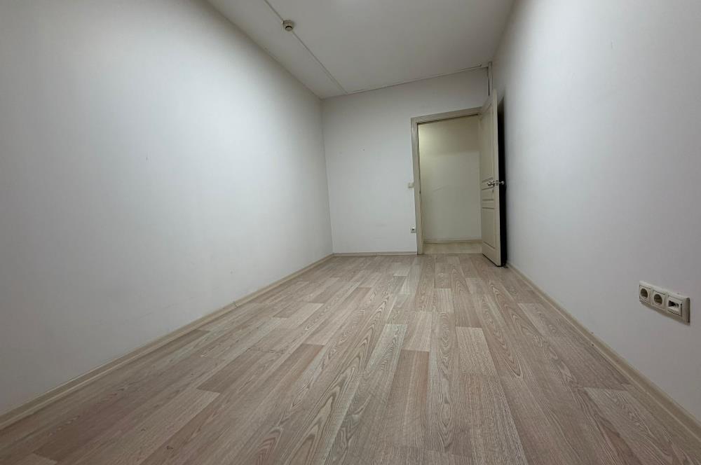 Çekmeköy Şahinbey caddesinde Kiralık 750 m² Plaza Katı ve Ofis
