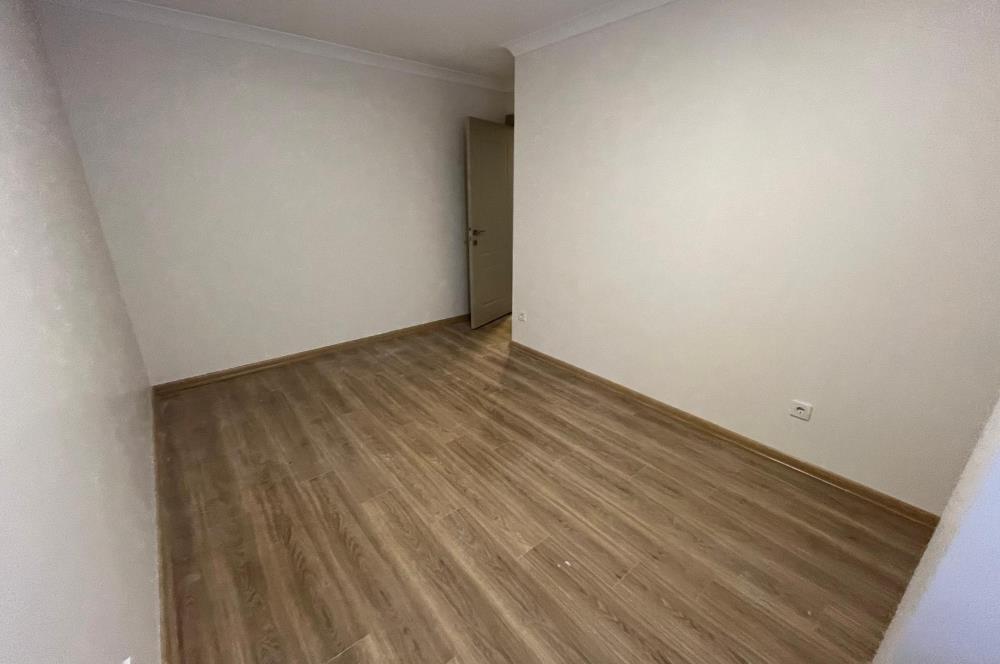 KÜÇÜKYALIDA SIFIR BİNADA TERASLI, AYRI MUTFAKLI LÜKS 2+1!