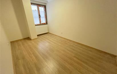 KÜÇÜKYALIDA SIFIR BİNADA TERASLI, AYRI MUTFAKLI LÜKS 2+1!