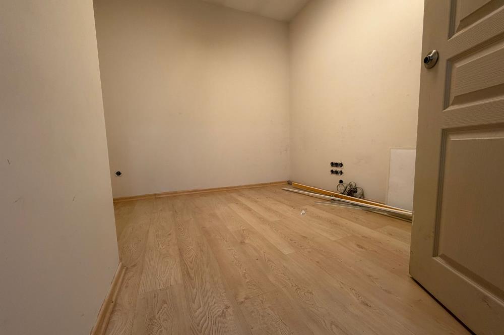 Çekmeköy Şahinbey caddesinde Kiralık 750 m² Plaza Katı ve Ofis