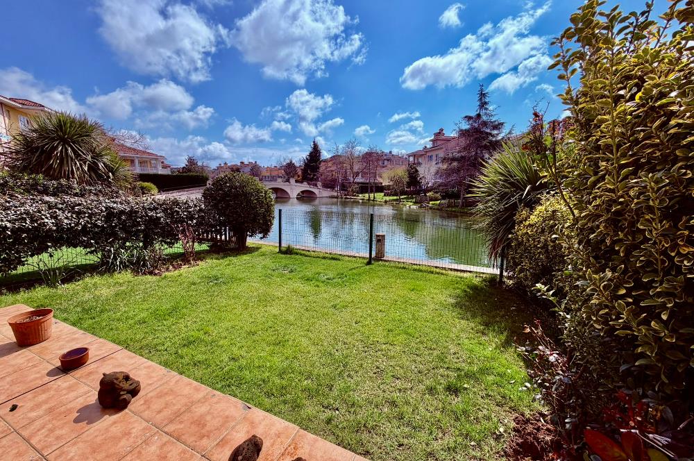 İSTANBUL İSTANBUL EVLERİ GÖL ÖNÜ 6+1 ŞEREFİYELİ TOWNHOUSE VİLLA