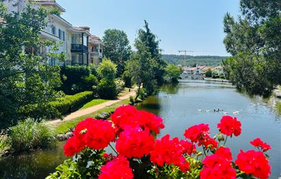 İSTANBUL İSTANBUL EVLERİ GÖL ÖNÜ 6+1 ŞEREFİYELİ TOWNHOUSE VİLLA