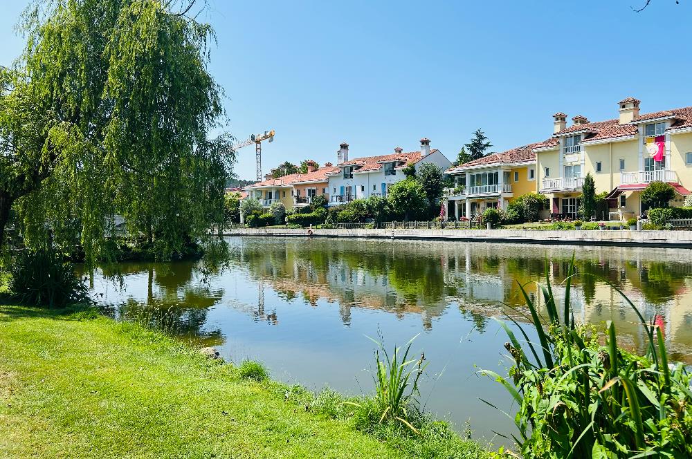 İSTANBUL İSTANBUL EVLERİ GÖL ÖNÜ 6+1 ŞEREFİYELİ TOWNHOUSE VİLLA