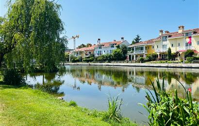 İSTANBUL İSTANBUL EVLERİ GÖL ÖNÜ 6+1 ŞEREFİYELİ TOWNHOUSE VİLLA