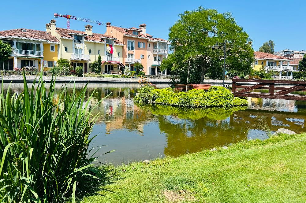 İSTANBUL İSTANBUL EVLERİ GÖL ÖNÜ 6+1 ŞEREFİYELİ TOWNHOUSE VİLLA