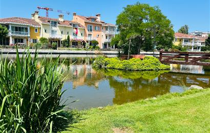 İSTANBUL İSTANBUL EVLERİ GÖL ÖNÜ 6+1 ŞEREFİYELİ TOWNHOUSE VİLLA