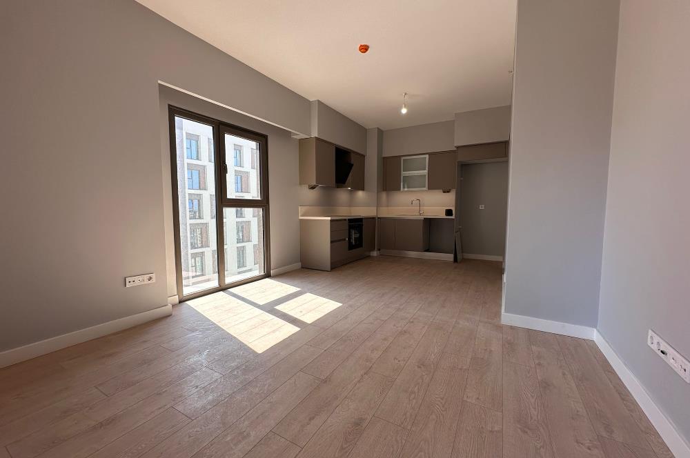 C21 ROOF'DAN YENİ FİKİRTEPE 16. ETAP B BLOK 1+1 KİRALIK