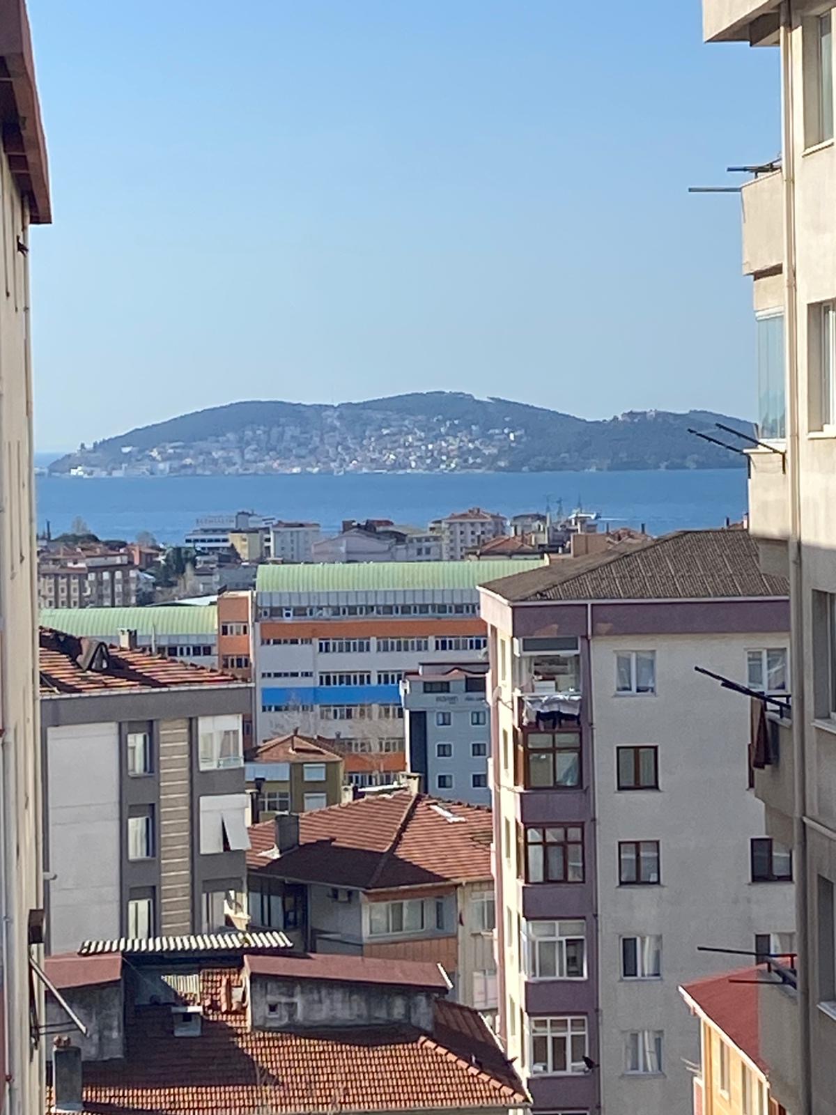 Maltepe Cevizlide Deniz Manzaralı, Geniş 3+1 Satılık Daire
