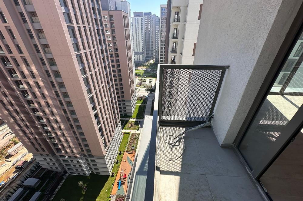 C21 ROOF'DAN YENİ FİKİRTEPE 16. ETAP B BLOK 1+1 KİRALIK