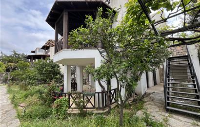 YALIKAVAK’TA DENİZ MANZARALI 2+1 BAHÇE KATI – MERKEZİ KONUM