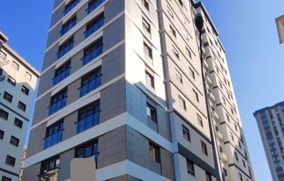 ERENKÖY DE KLİMALI GİYİNME ODALI HAVUZ GÖREN GÜNEY SIFIR 3+1