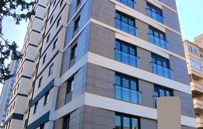 ERENKÖY DE KLİMALI GİYİNME ODALI HAVUZ GÖREN GÜNEY SIFIR 3+1