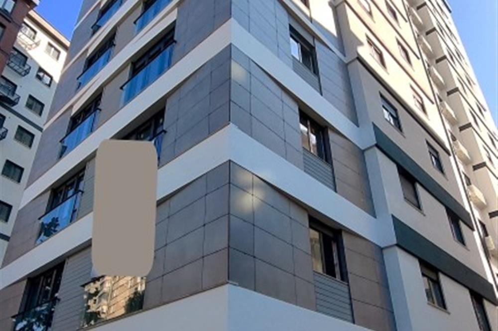 ERENKÖY DE KLİMALI GİYİNME ODALI HAVUZ GÖREN GÜNEY SIFIR 3+1