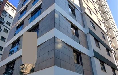 ERENKÖY DE KLİMALI GİYİNME ODALI HAVUZ GÖREN GÜNEY SIFIR 3+1