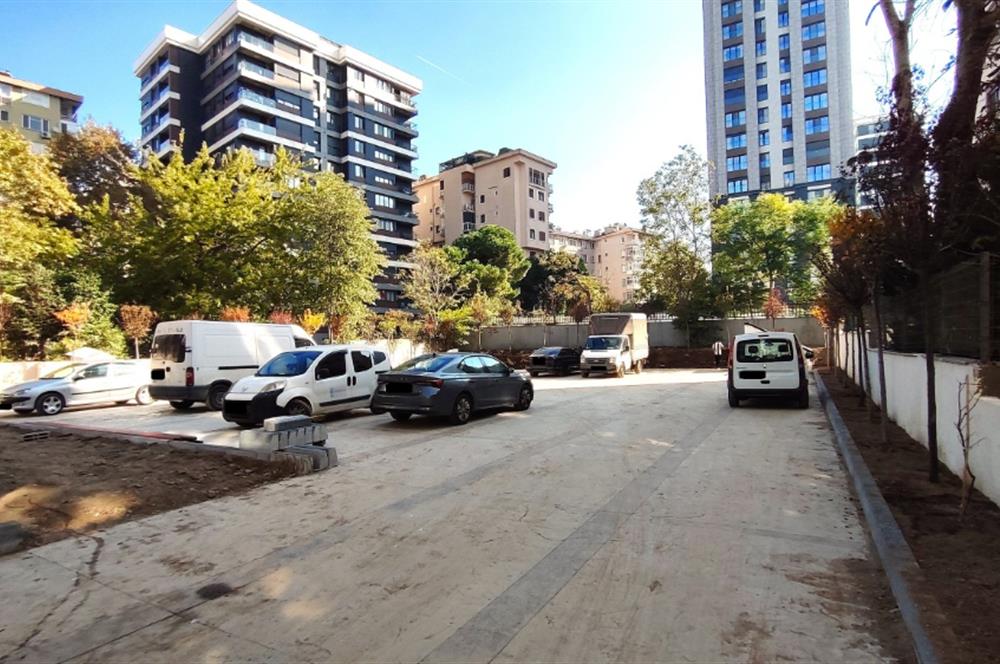 ERENKÖY DE KLİMALI GİYİNME ODALI HAVUZ GÖREN GÜNEY SIFIR 3+1