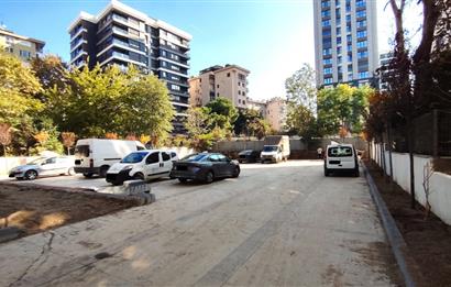 ERENKÖY DE KLİMALI GİYİNME ODALI HAVUZ GÖREN GÜNEY SIFIR 3+1