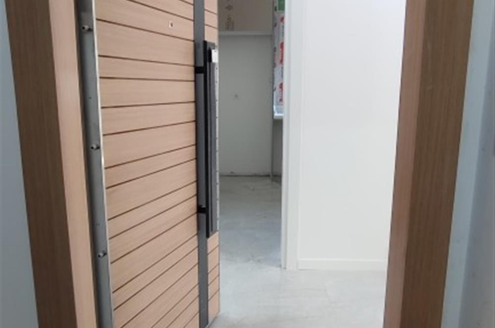 ERENKÖY DE KLİMALI GİYİNME ODALI HAVUZ GÖREN GÜNEY SIFIR 3+1