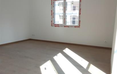 ERENKÖY DE KLİMALI GİYİNME ODALI HAVUZ GÖREN GÜNEY SIFIR 3+1