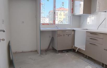 ERENKÖY DE KLİMALI GİYİNME ODALI HAVUZ GÖREN GÜNEY SIFIR 3+1