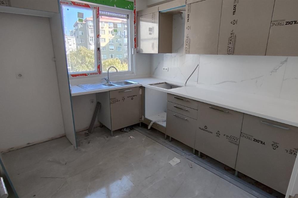 ERENKÖY DE KLİMALI GİYİNME ODALI HAVUZ GÖREN GÜNEY SIFIR 3+1