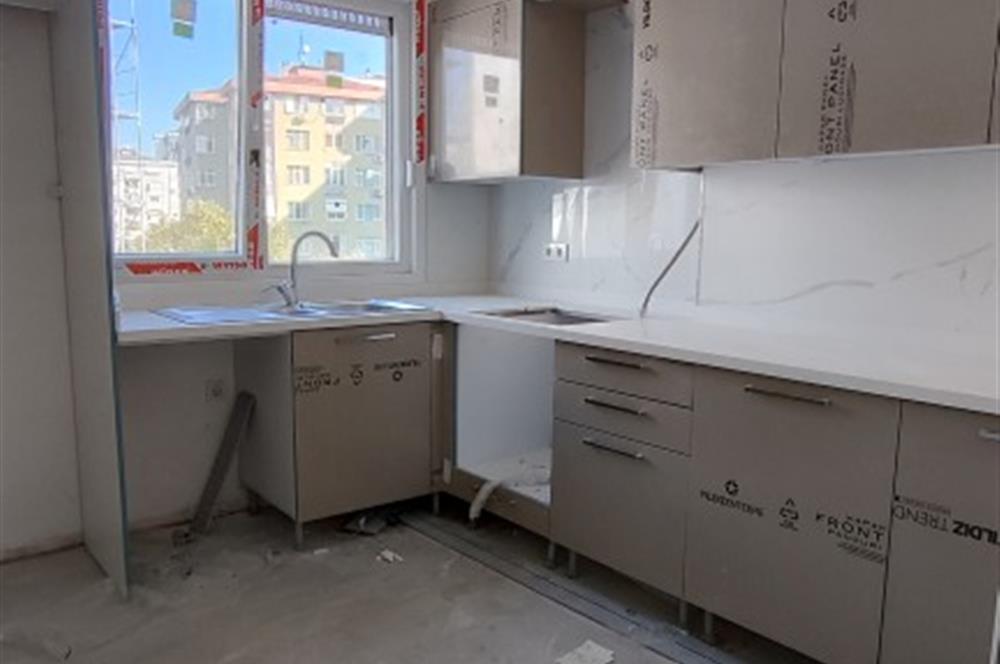 ERENKÖY DE KLİMALI GİYİNME ODALI HAVUZ GÖREN GÜNEY SIFIR 3+1