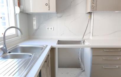 ERENKÖY DE KLİMALI GİYİNME ODALI HAVUZ GÖREN GÜNEY SIFIR 3+1