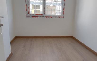 ERENKÖY DE KLİMALI GİYİNME ODALI HAVUZ GÖREN GÜNEY SIFIR 3+1