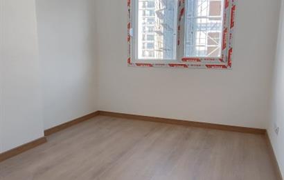 ERENKÖY DE KLİMALI GİYİNME ODALI HAVUZ GÖREN GÜNEY SIFIR 3+1